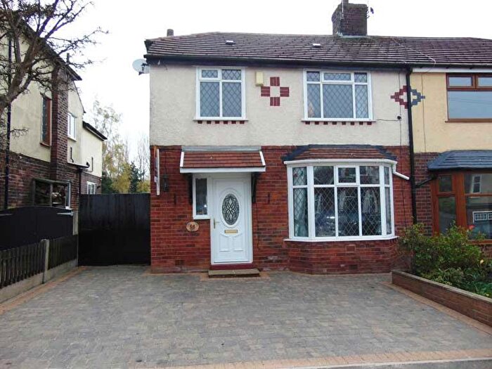 4 Bedroom Semi-Detached House For Sale In Hillside Avenue, Grotton, Oldham, OL4