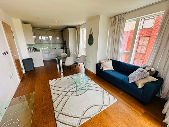 2 Bedroom Flat To Rent In Lismore Boulevard, Reverence House, NW9