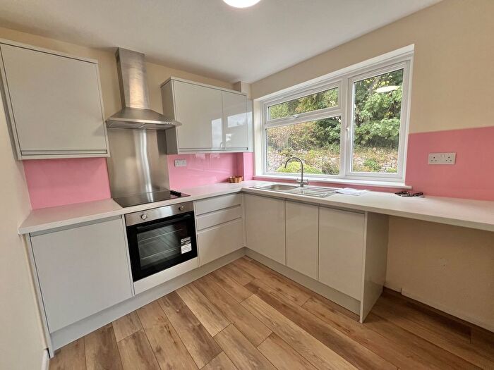 2 Bedroom Flat To Rent In Salthouse Road, Clevedon, BS21