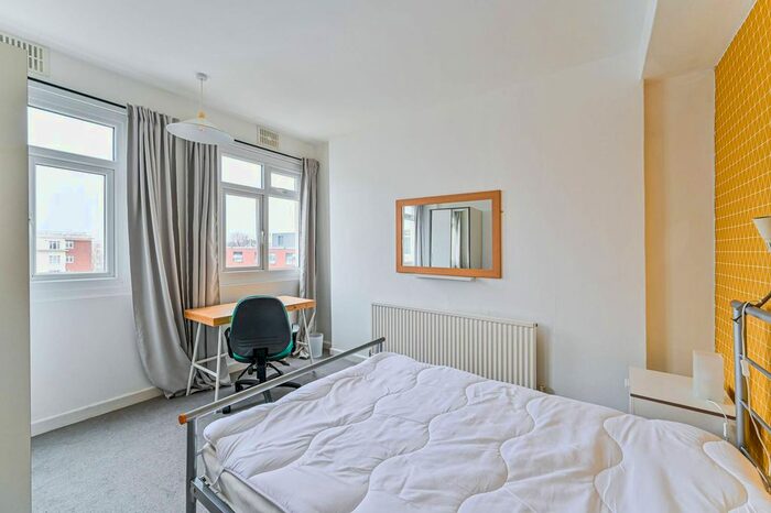 2 Bedroom Flat To Rent In Brixton Hill, Brixton Hill, London, SW2