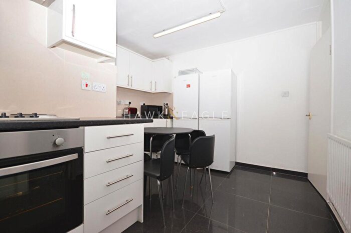 1 Bedroom Flat To Rent In Smithy Street, London, Greater London., E1
