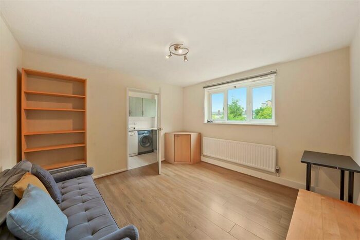 2 Bedroom Apartment To Rent In Royal Connaught Apartments, Silvertown, E16