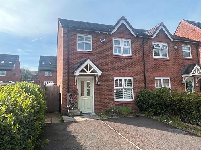 3 Bedroom Semi Detached House For Sale In Chapman Avenue, Hyde, SK14