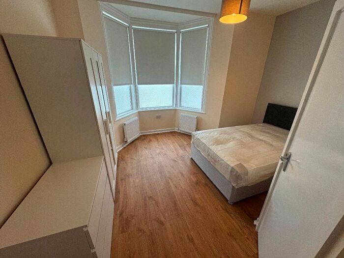 2 Bedroom Flat To Rent In Simonside Terrace, Newcastle Upon Tyne, NE6