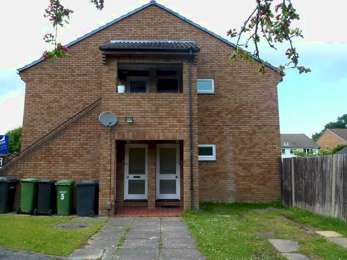 Flat To Rent In Chartwell Green, SO18