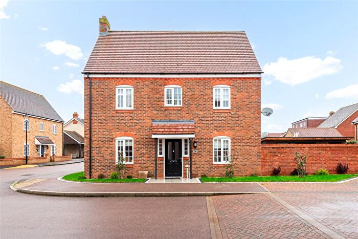 3 Bedroom Detached House For Sale In Oliver Close, Kempston, Bedfordshire, MK42