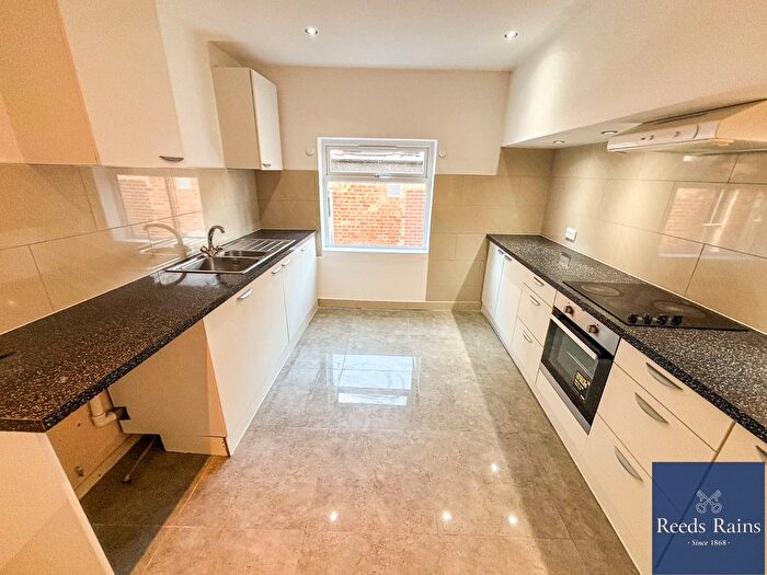 2 Bedroom Flat To Rent In Savile Street, Hull, East Riding Of Yorkshi, HU1