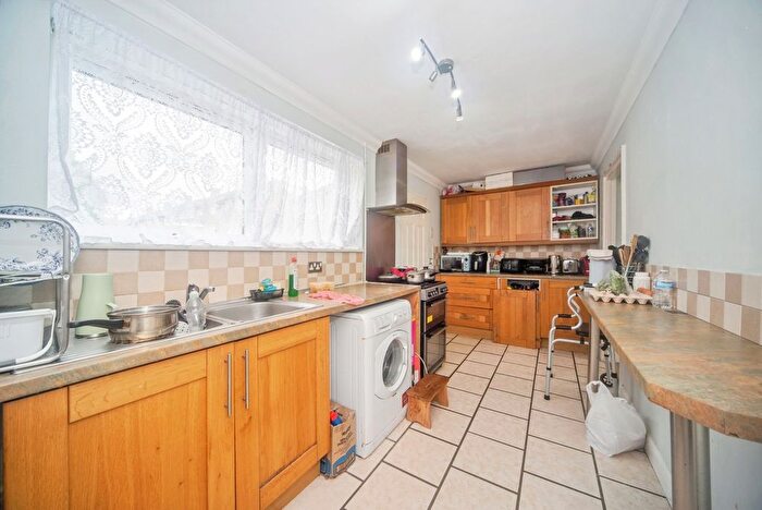 3 Bedroom Terraced House For Sale In Windbury Road, Southampton, Hampshire, SO16