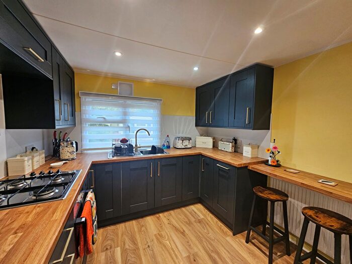 2 Bedroom Park Home To Rent In Baddesley Road, North Baddesley, Southampton, SO52