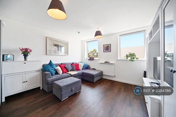 2 Bedroom Flat To Rent In Old Devonshire Road, London, SW12