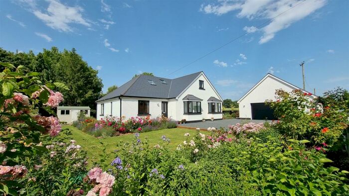 4 Bedroom Detached House For Sale In Lake Lane, Churcham, GL2