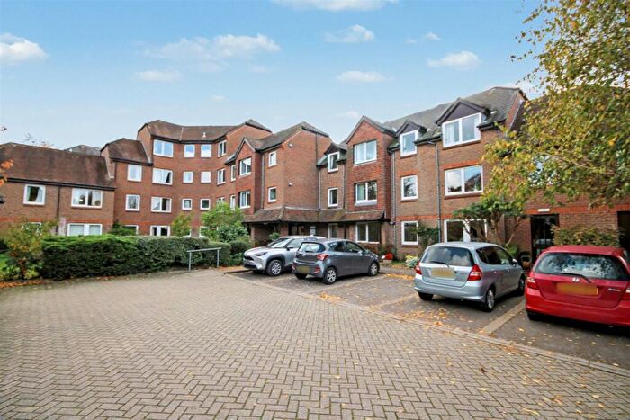 1 Bedroom Flat For Sale In York Road, Guildford, GU1