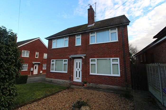 2 Bedroom Maisonette To Rent In Lawrence Avenue, Letchworth Garden City, SG6