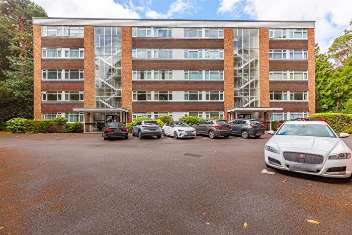 2 Bedroom Flat To Rent In The Avenue, Poole, BH13