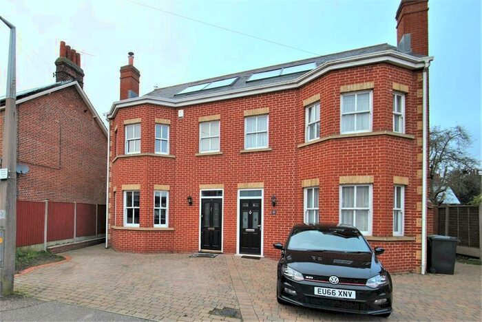 4 Bedroom Semi-Detached House To Rent In Woodfield Road, Braintree, Essex, CM7