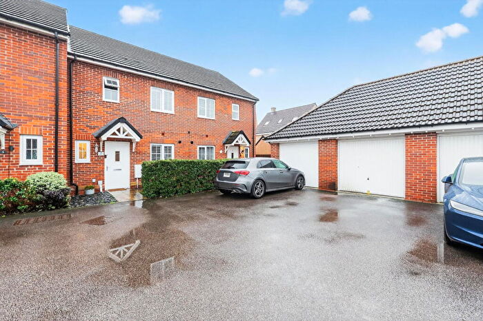 3 Bedroom Terraced House For Sale In Redwing Mews, Wixams, MK42