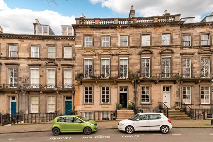 4 Bedroom Apartment For Sale In Clarendon Crescent, Edinburgh, EH4