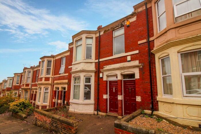 2 Bedroom Flat For Sale In Greystoke Avenue, Newcastle Upon Tyne, NE2