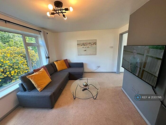 3 Bedroom Semi-Detached House To Rent In Wise Avenue, Kidlington, OX5