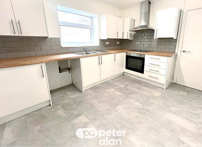 3 Bedroom House To Rent In Winifred Street, CF48