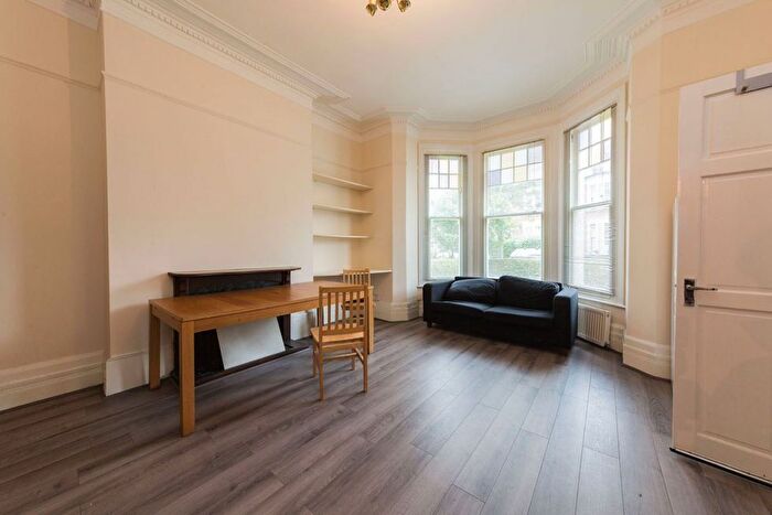 2 Bedroom Flat To Rent In Coleridge Road, London, N8
