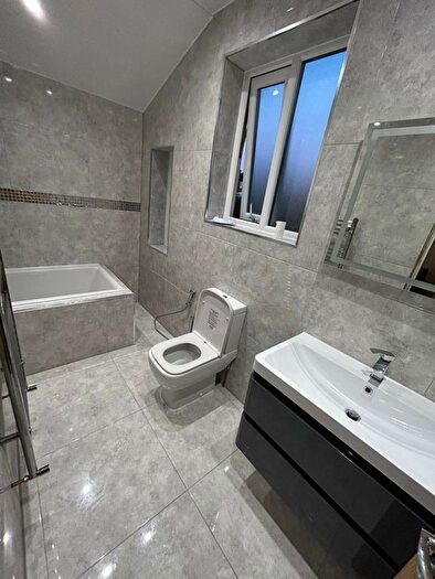 4 Bedroom Semi-Detached House To Rent In Stocksfield Avenue, Newcastle Upon Tyne, NE5