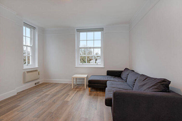 2 Bedroom Apartment To Rent In Bronwen Court, Grove End Road, St John's Wood, London, NW8
