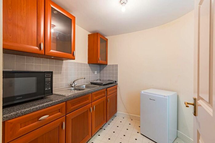 1 Bedroom Flat To Rent In Osier Crescent, Muswell Hill, London, N10