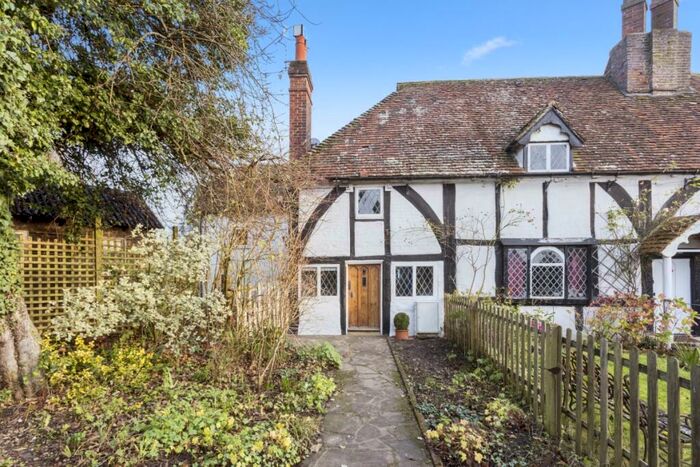 3 Bedroom Cottage To Rent In Rectory Lane Buckland, RH3