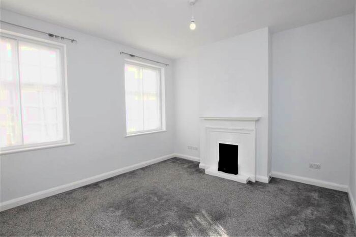 1 Bedroom Flat To Rent In The Market Place, Falloden Way, Hampstead Garden Suburb, NW11