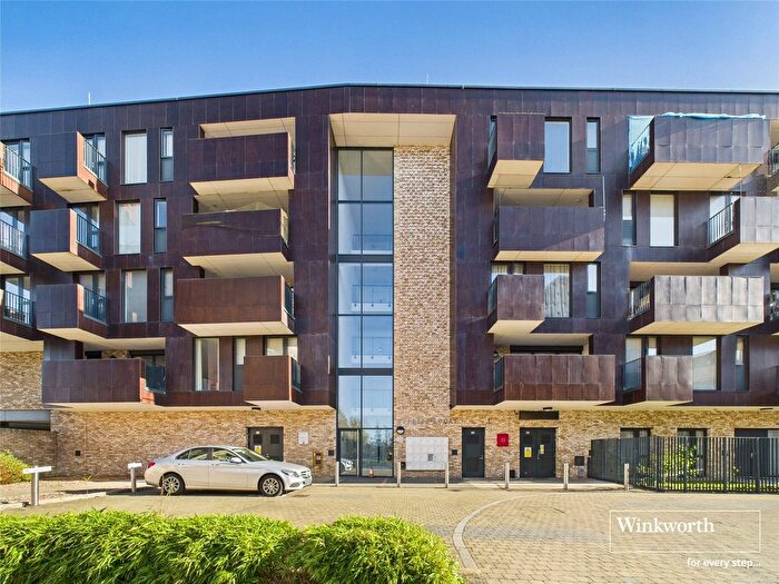 3 Bedroom Flat To Rent In Alpine Road, London, NW9
