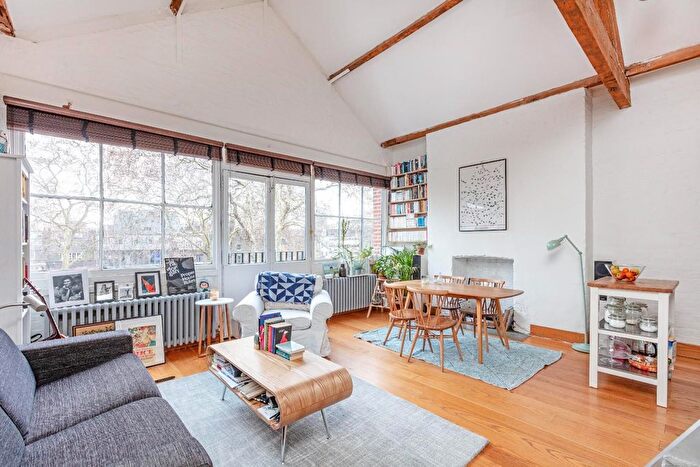 1 Bedroom Flat To Rent In Hoxton Square, London, N1