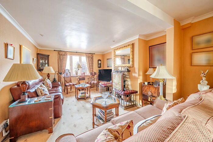 5 Bedroom Detached House For Sale In Bignell View, Bicester, OX26