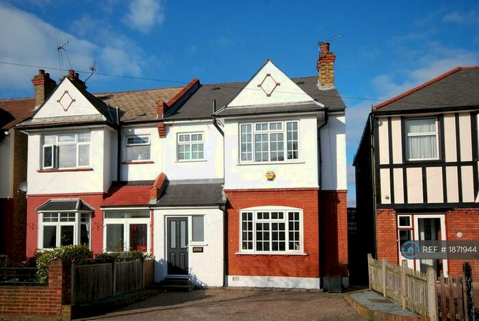 4 Bedroom Semi-Detached House To Rent In Gloucester Road, Kingston Upon Thames, KT1