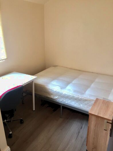 4 Bedroom Flat To Rent In Raddlebarn Road, Birmingham, B29