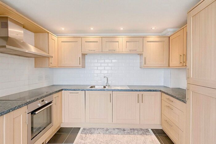 2 Bedroom Flat To Rent In Finch Court, Longfellow Road, KT4