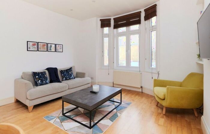 1 Bedroom Flat To Rent In Upper Richmond Road, London, SW15