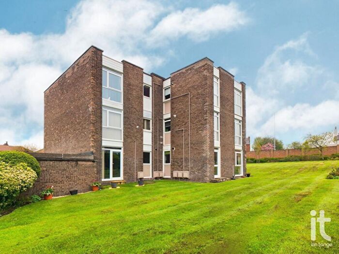2 Bedroom Apartment For Sale In Windlehurst Court, High Lane, Stockport, SK6