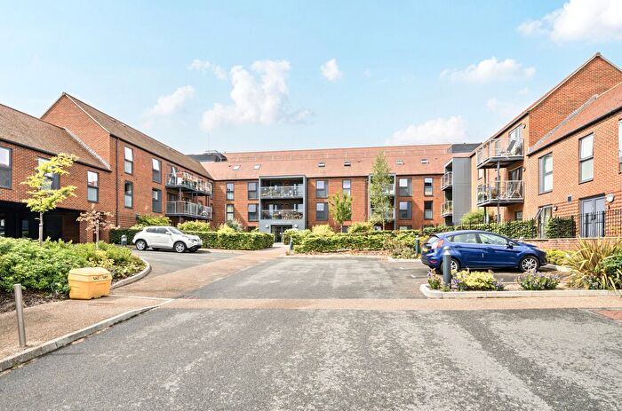 2 Bedroom Flat For Sale In The Dean, Alresford, Hampshire, SO24