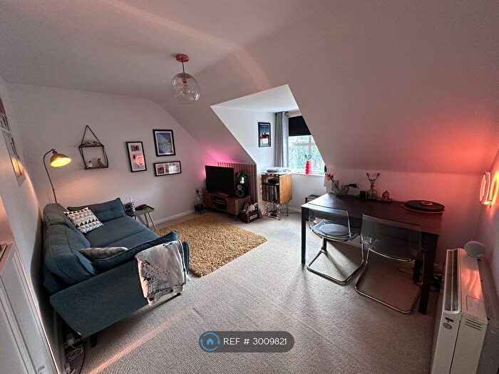 1 Bedroom Flat To Rent In Chesterton High Street, Cambridge, CB4