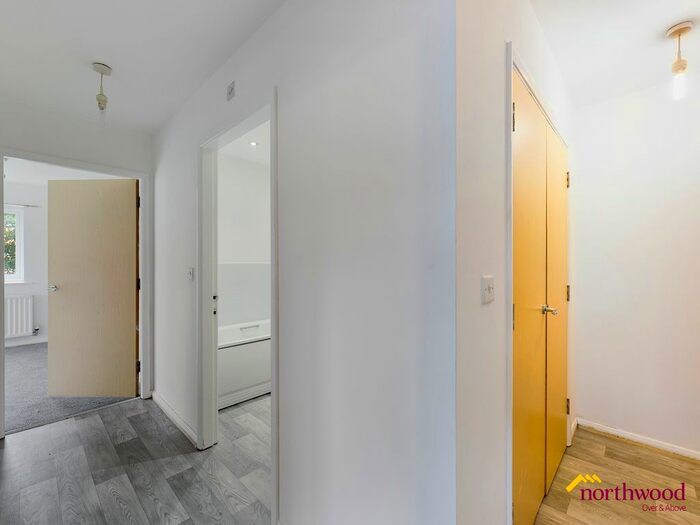 2 Bedroom Flat To Rent In Crownford Avenue, Hanley, ST1