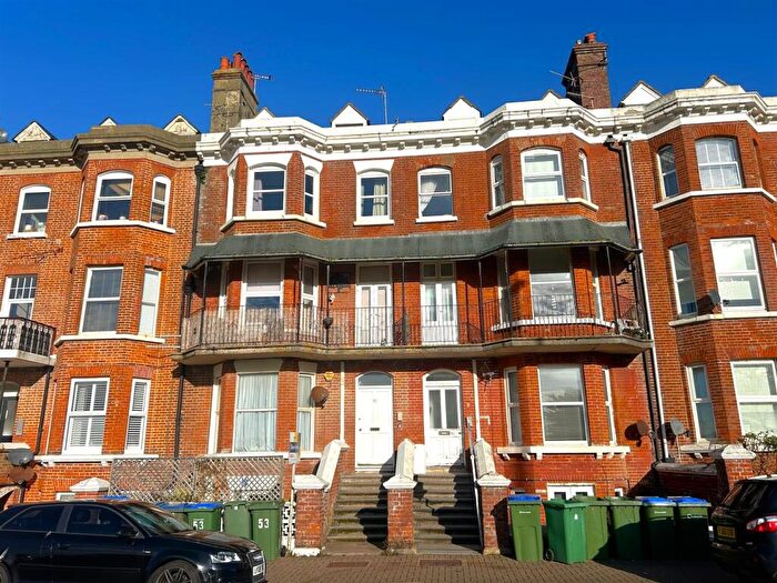 1 Bedroom Flat To Rent In South Terrace, Littlehampton, West Sussex, BN17