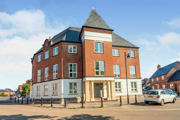 2 Bedroom Flat To Rent In Cedar Road, Charlton Down, Dorchester, DT2