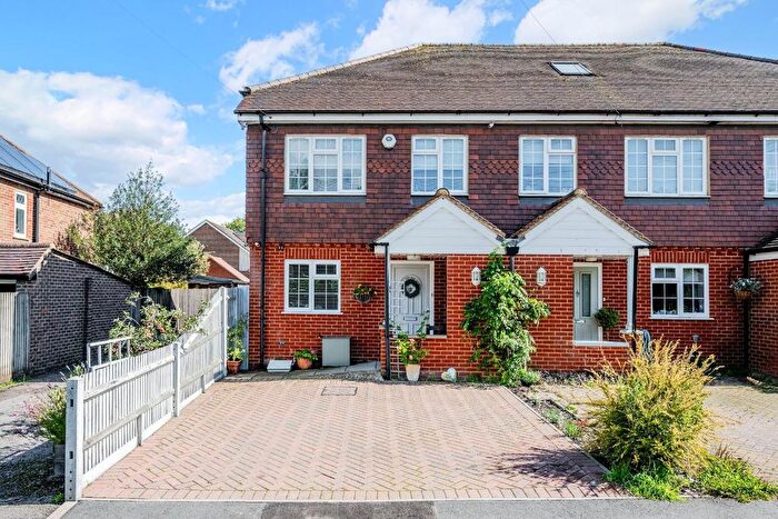 4 Bedroom End Of Terrace House For Sale In Buckland Road, Lower Kingswood, Tadworth, KT20