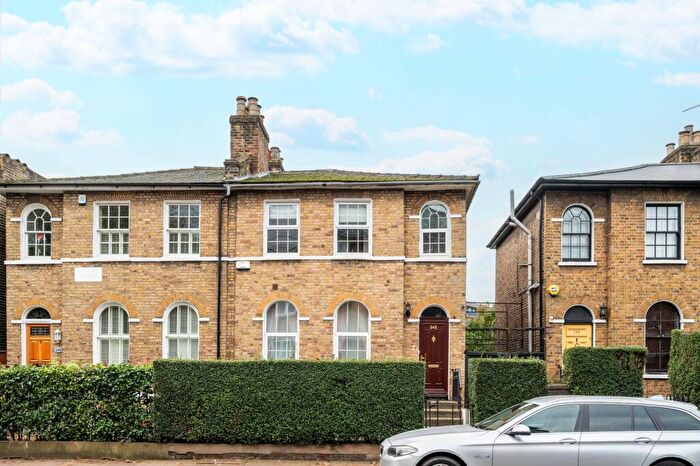 5 Bedroom Semi-Detached House For Sale In Lower Road, Rotherhithe, London, SE8