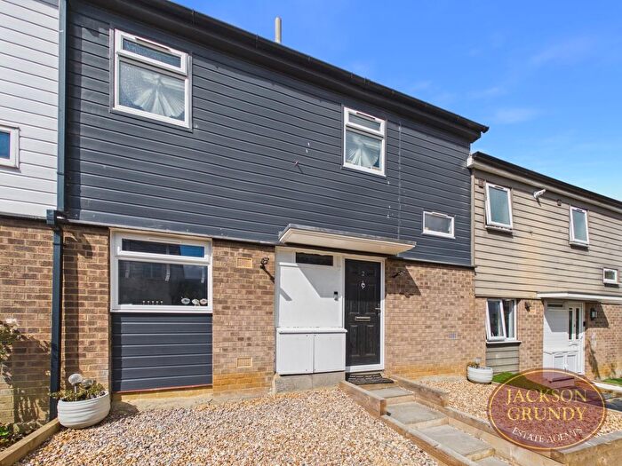 2 Bedroom Terraced House For Sale In Lower Meadow Court, Thorplands, NN3