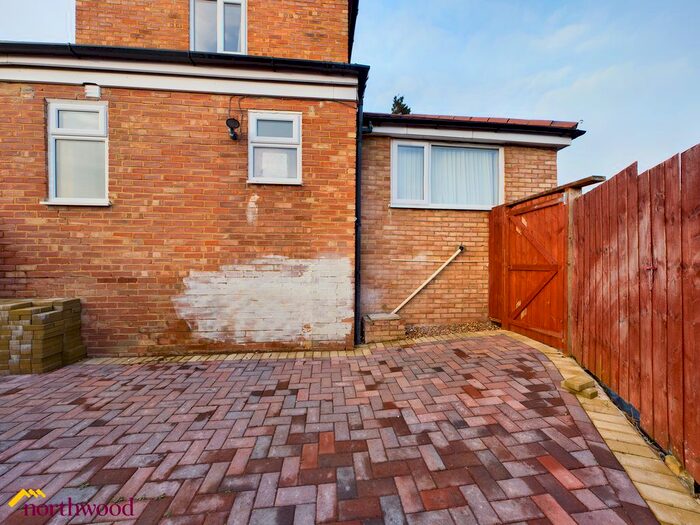 1 Bedroom Studio To Rent In Sandford Green, Banbury, OX16