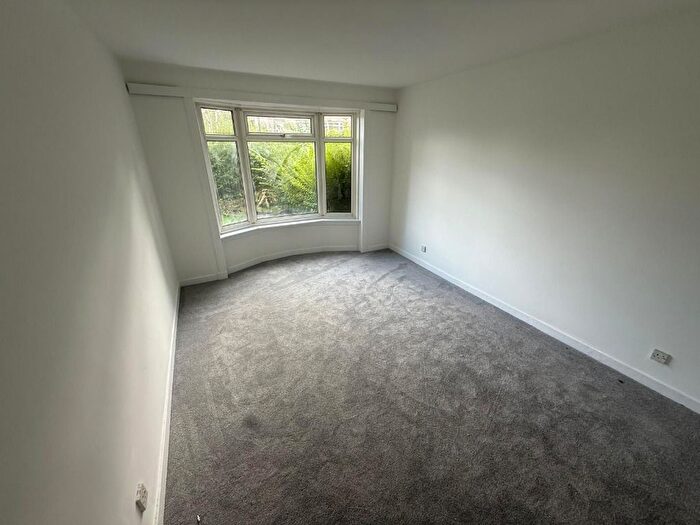 3 Bedroom Flat To Rent In Midcroft Avenue, Castlemilk, Glasgow, G44