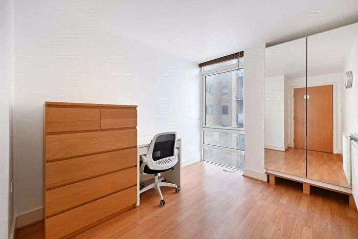 2 Bedroom Flat To Rent In Moore House, Cassilis Road, London, E14