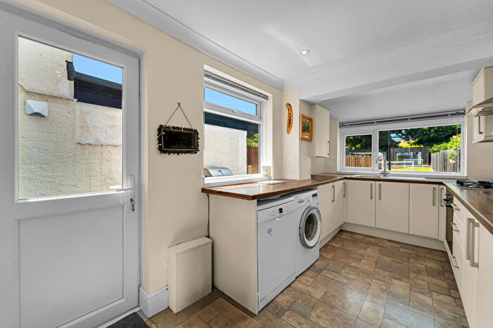 3 Bedroom Detached House For Sale In High Street, Northwood, Middlesex, HA6